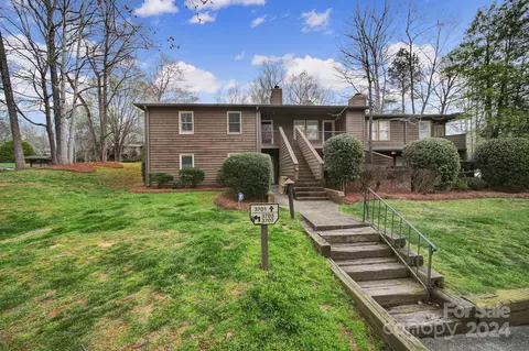 3703 Colony Crossing Dr, Charlotte, NC 28226