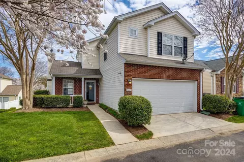 8619 Meadowmont View Dr, Charlotte, NC 28269