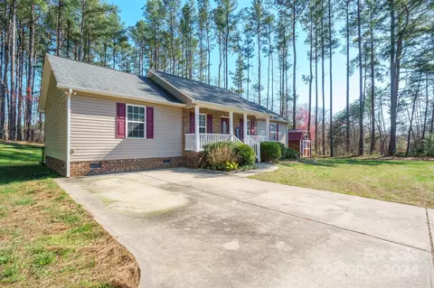 106 Mel Ln, Crouse, NC 28033 photo 2