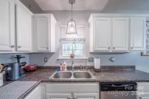 106 Mel Ln, Crouse, NC 28033 photo 18