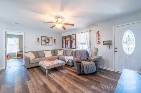 106 Mel Ln, Crouse, NC 28033 photo 11