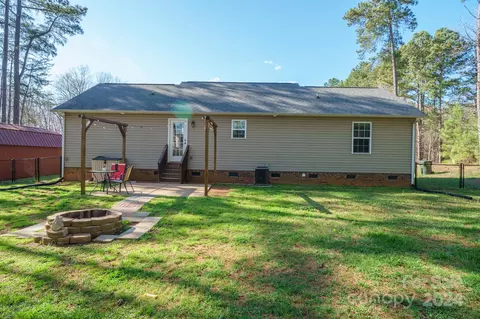 106 Mel Ln, Crouse, NC 28033 photo 7