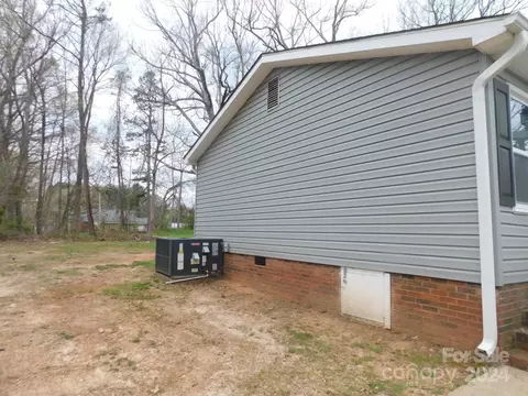 Exterior - 312 Pinetree Dr, Salisbury, NC 28144 photo 3 of 11