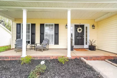Exterior - 6119 Morning Mist End End, Fort Mill, SC 29708 photo 2 of 7