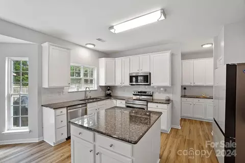 Kitchen - 6119 Morning Mist End End, Fort Mill, SC 29708 photo 2 of 3