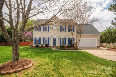 11812 Pheasant Ln, Charlotte, NC 28277