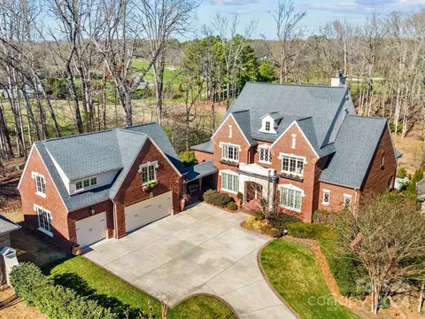 9520 Heydon Hall Cir, Charlotte, NC 28210
