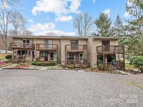 23 Wildflower Ln, Waynesville, NC 28786