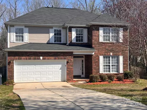 1022 Breakmaker Ln, Indian Trail, NC 28079