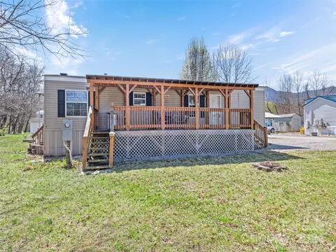 101 Pike Pt, Waynesville, NC 28785