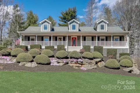 98 Spicebush Ct, Hendersonville, NC 28792