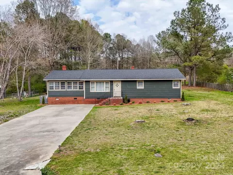 211 Mcrae Ave, Wadesboro, NC 28170
