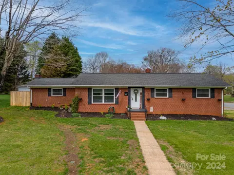 207 Smith Grove Rd, Forest City, NC 28043
