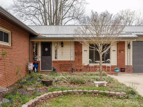62 Broadview Cir, Brevard, NC 28712 photo 3