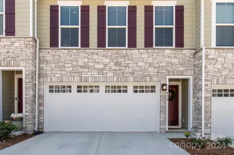 410 Lahinch Dr, Tega Cay, SC 29708 photo 2