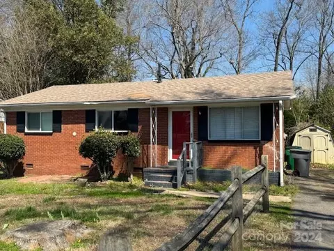 2912 Cedarhurst Dr, Charlotte, NC 28269