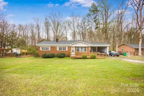 5313 Pinebrook Dr, Charlotte, NC 28208