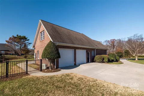 2966 Palmer Ne Dr NE, Conover, NC 28613 photo 6