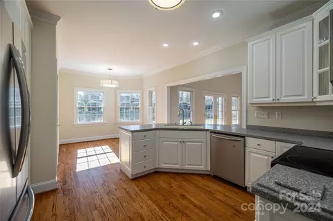 2966 Palmer Ne Dr NE, Conover, NC 28613 photo 10