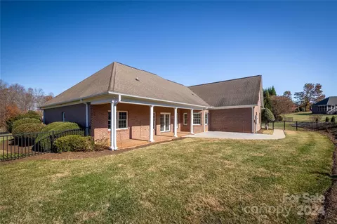 2966 Palmer Ne Dr NE, Conover, NC 28613 photo 4