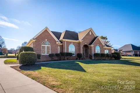 2966 Palmer Ne Dr NE, Conover, NC 28613