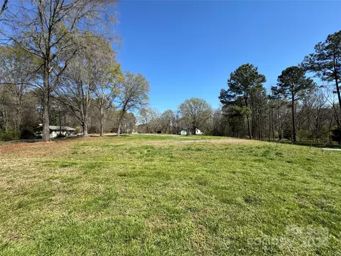 400 Howie Mine Rd, Waxhaw, NC 28173