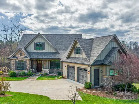 20 Falling Star Ct, Fletcher, NC 28732