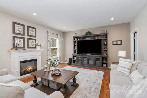 3347 Jade Ln, Denver, NC 28037 photo 2