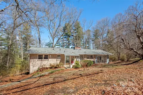 11 N Marley Dr, Flat Rock, NC 28731