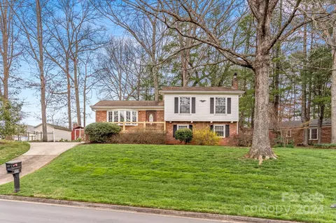 111 Idlewood Dr, Asheville, NC 28806