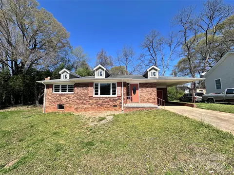 808 W Georgia Ave, Bessemer City, NC 28016