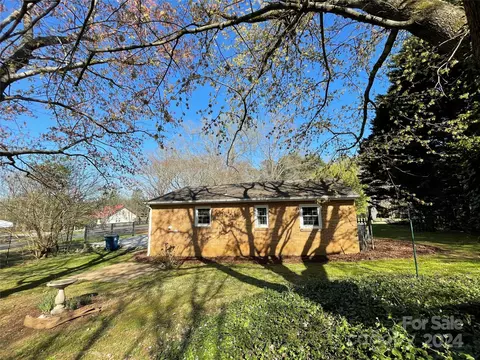 Exterior - 203 Smith St, Star, NC 27356 photo 3 of 4