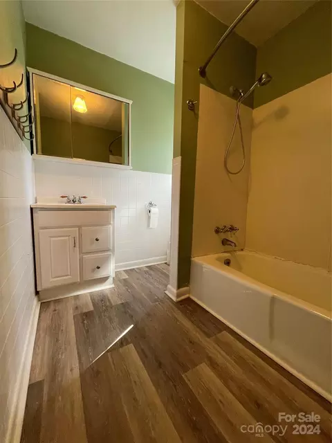 Bath - 203 Smith St, Star, NC 27356 photo 3 of 4