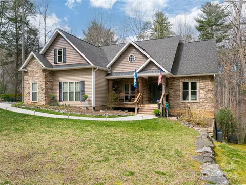 15 Gaston Mountain Rd, Asheville, NC 28806