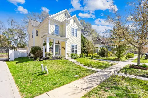 1214 Rising Oak Dr, Charlotte, NC 28206