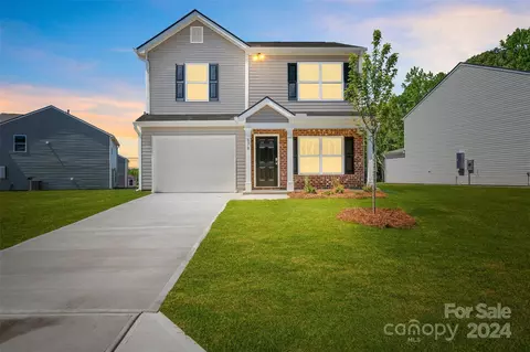 100 Callie River Ct, Clyde, NC 28721