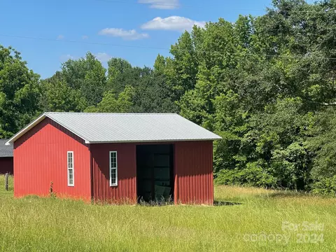 2481 Beacon Rd, Lancaster, SC 29720 photo 4