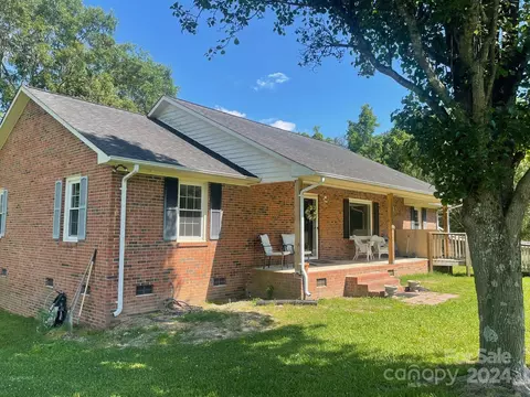2481 Beacon Rd, Lancaster, SC 29720 photo 2