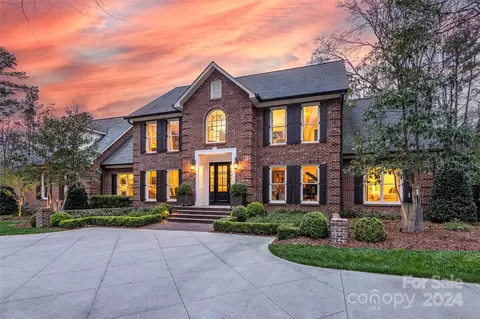3313 Plantation Rd, Charlotte, NC 28270