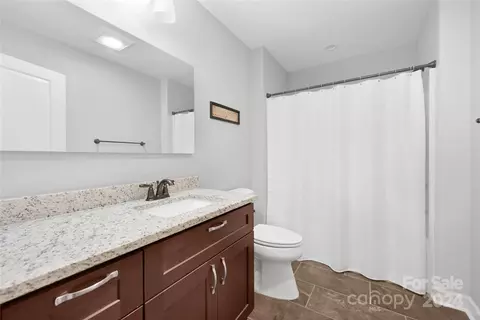 Bath - 56 Eugene Ln, Flat Rock, NC 28731 photo 3 of 3