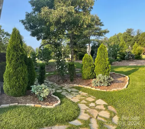 Exterior - 56 Eugene Ln, Flat Rock, NC 28731 photo 14 of 20