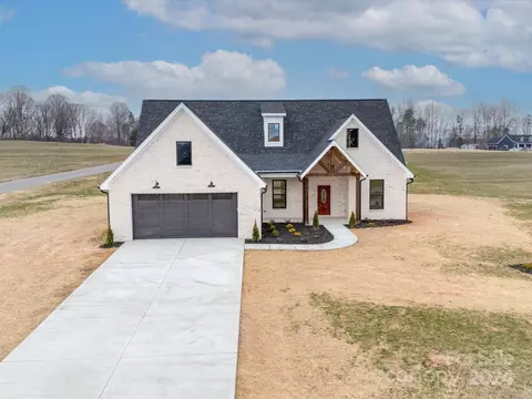 1004 Harrogate Dr, Bessemer City, NC 28016