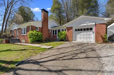 391 Wakefield Dr, Hendersonville, NC 28792