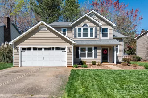 1212 Driftway Point Rd, Matthews, NC 28105