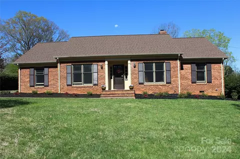 420 15th Nw Ave NW, Hickory, NC 28601