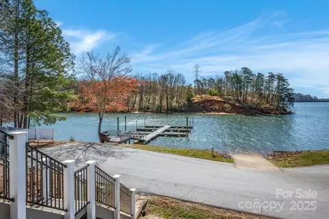 121 Pebble Creek Dr, Stony Point, NC 28678