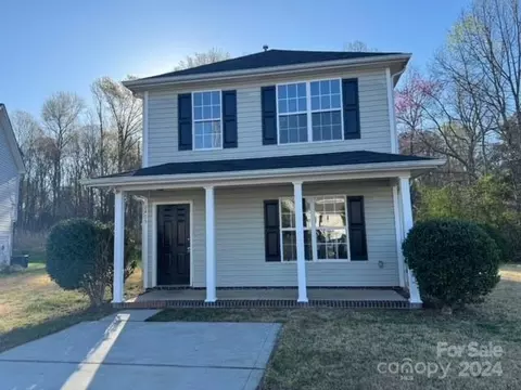 2405 Smugglers Ct, Charlotte, NC 28216