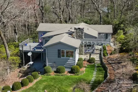 6411 W View Dr, Newland, NC 28657