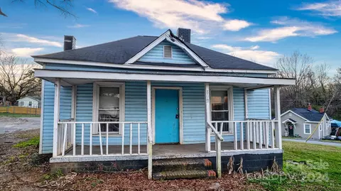 802 Hoskins S Rd S, Charlotte, NC 28208