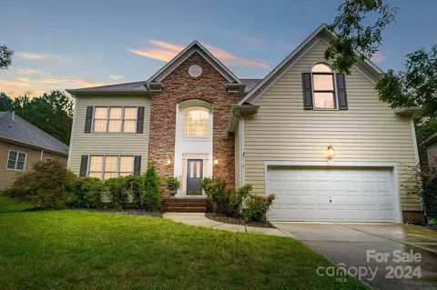 3049 River Bend Dr, Tega Cay, SC 29708